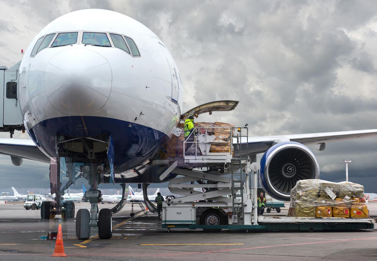 Solusi Logistik yang Andal dan Terintegrasi